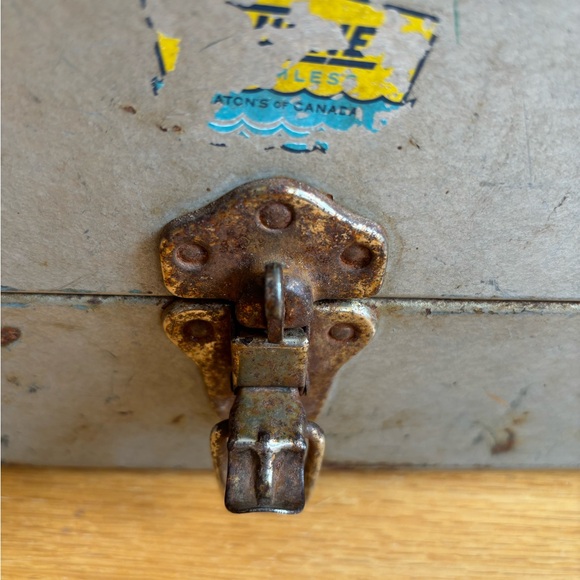 Rustic Union Steel Chest Tackle Box - Picture 6 of 8